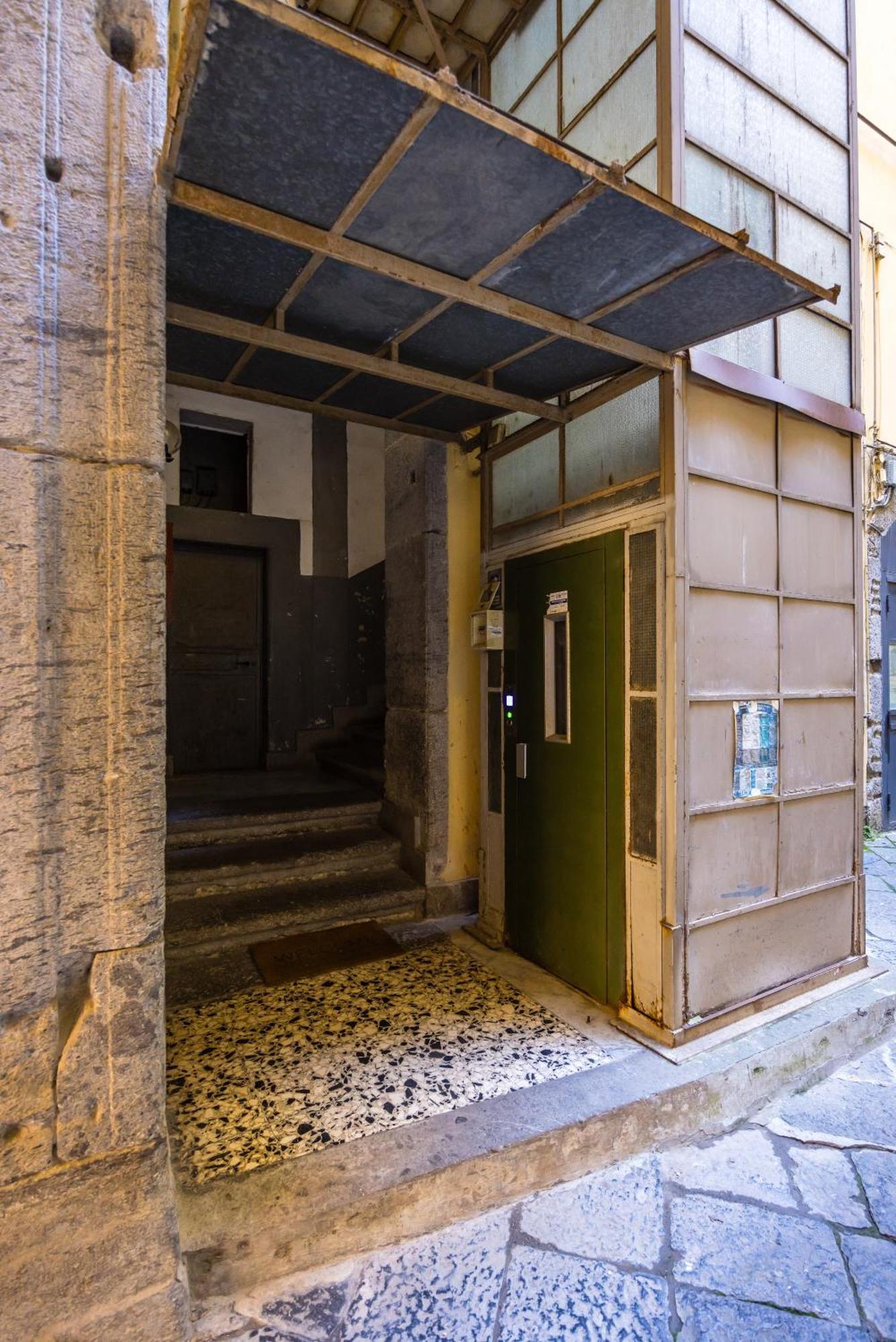 Apartamento Carrozzieri Nest At Historical Center Nápoles Exterior foto